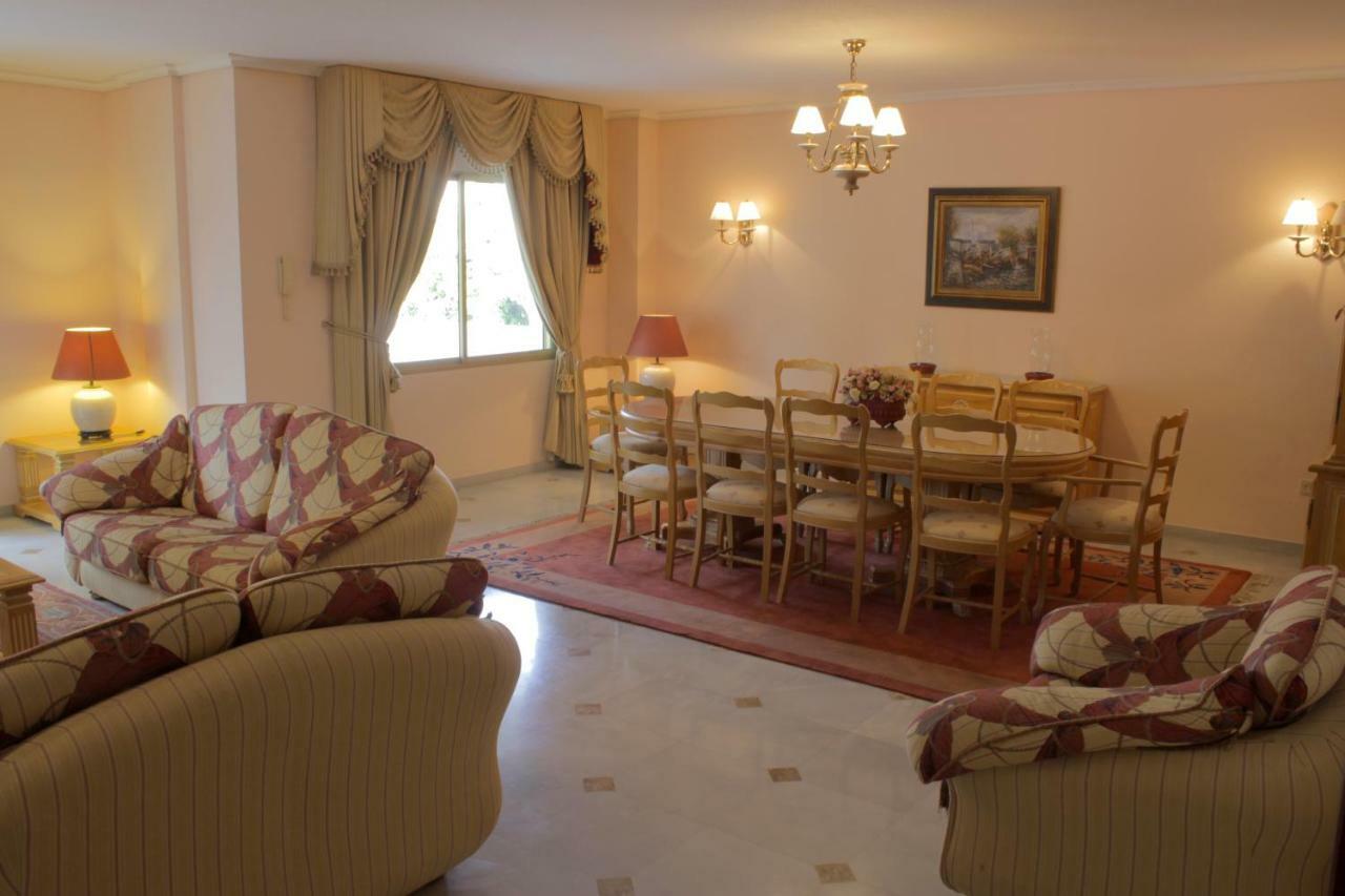 Riyadh House Marbellaアパートメント エクステリア 写真