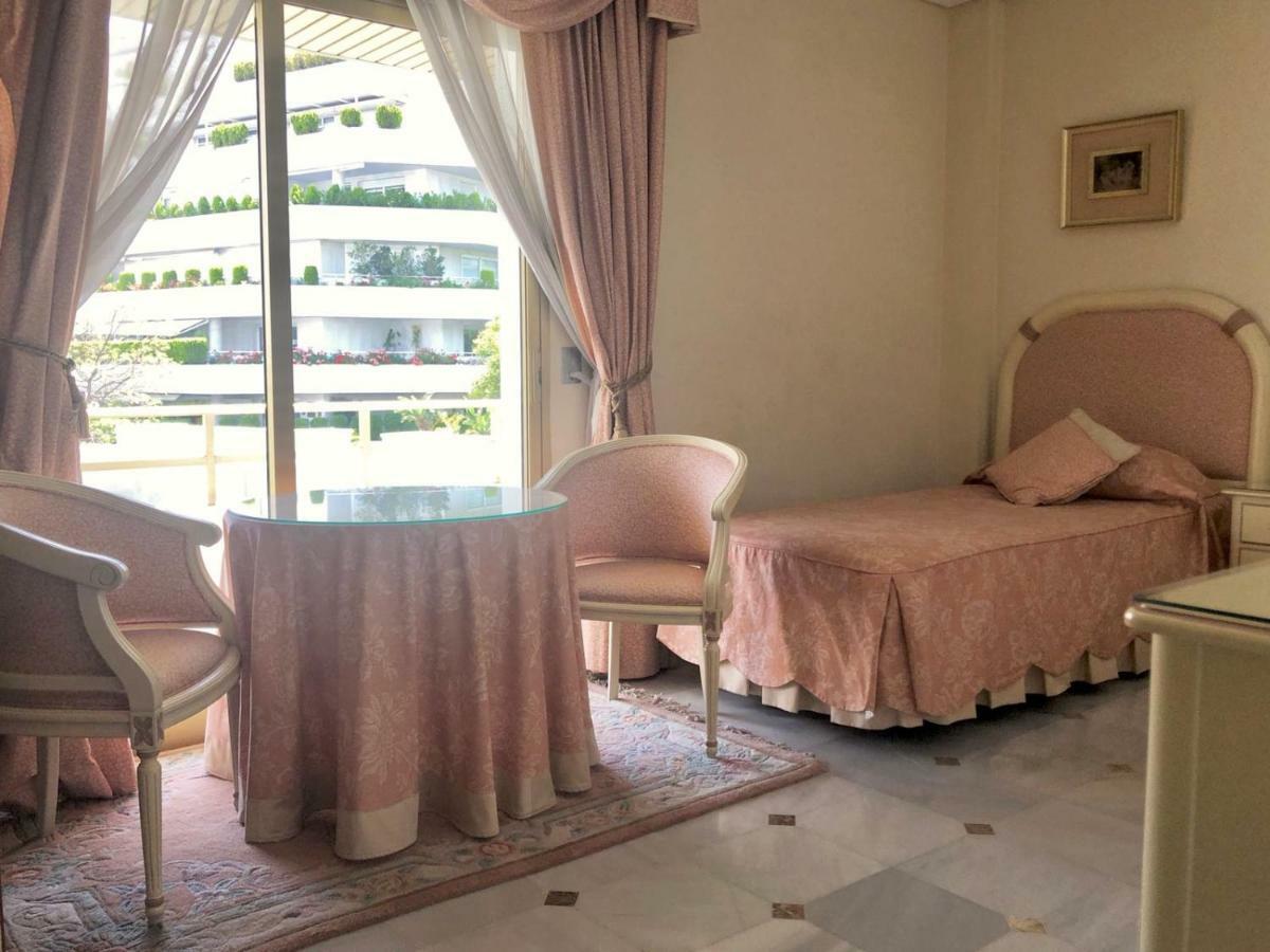 Riyadh House Marbellaアパートメント エクステリア 写真