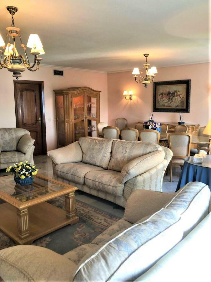 Riyadh House Marbellaアパートメント エクステリア 写真